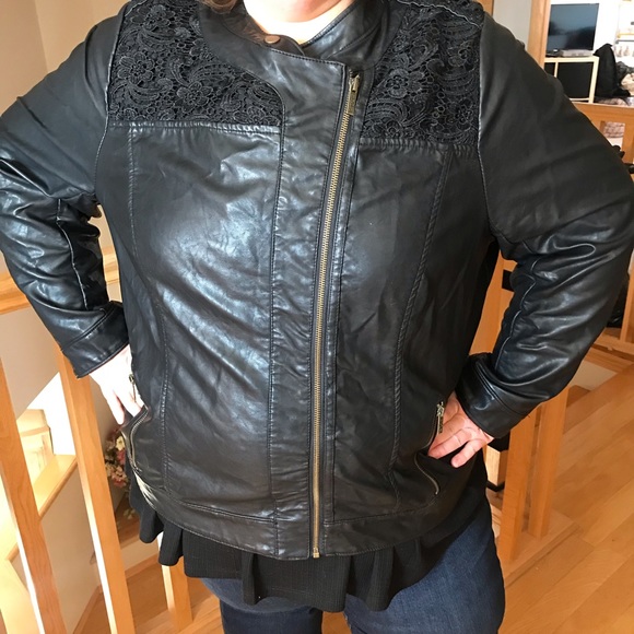 Torrid black leather jacket - Picture 2 of 5